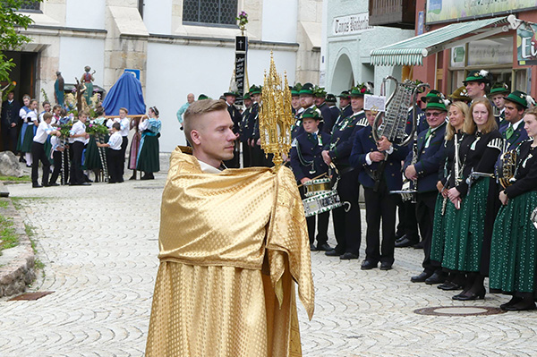 Fronleichnamsfest nach alter Tradition in Marktschellenberg