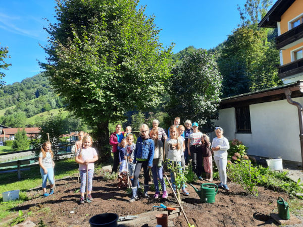 Es wächst im Pfarrgarten