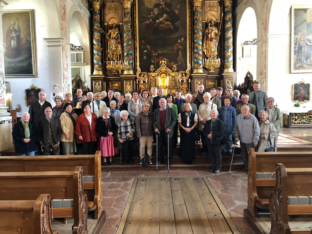 Gruppenbild aller Teilnehmer