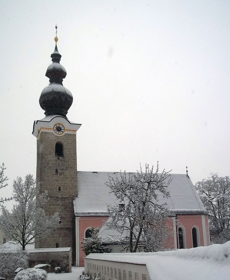 Kirche St. Valentin, 798 erstmals erwähnt, 1142 erbaut, 1748 barockisiert.