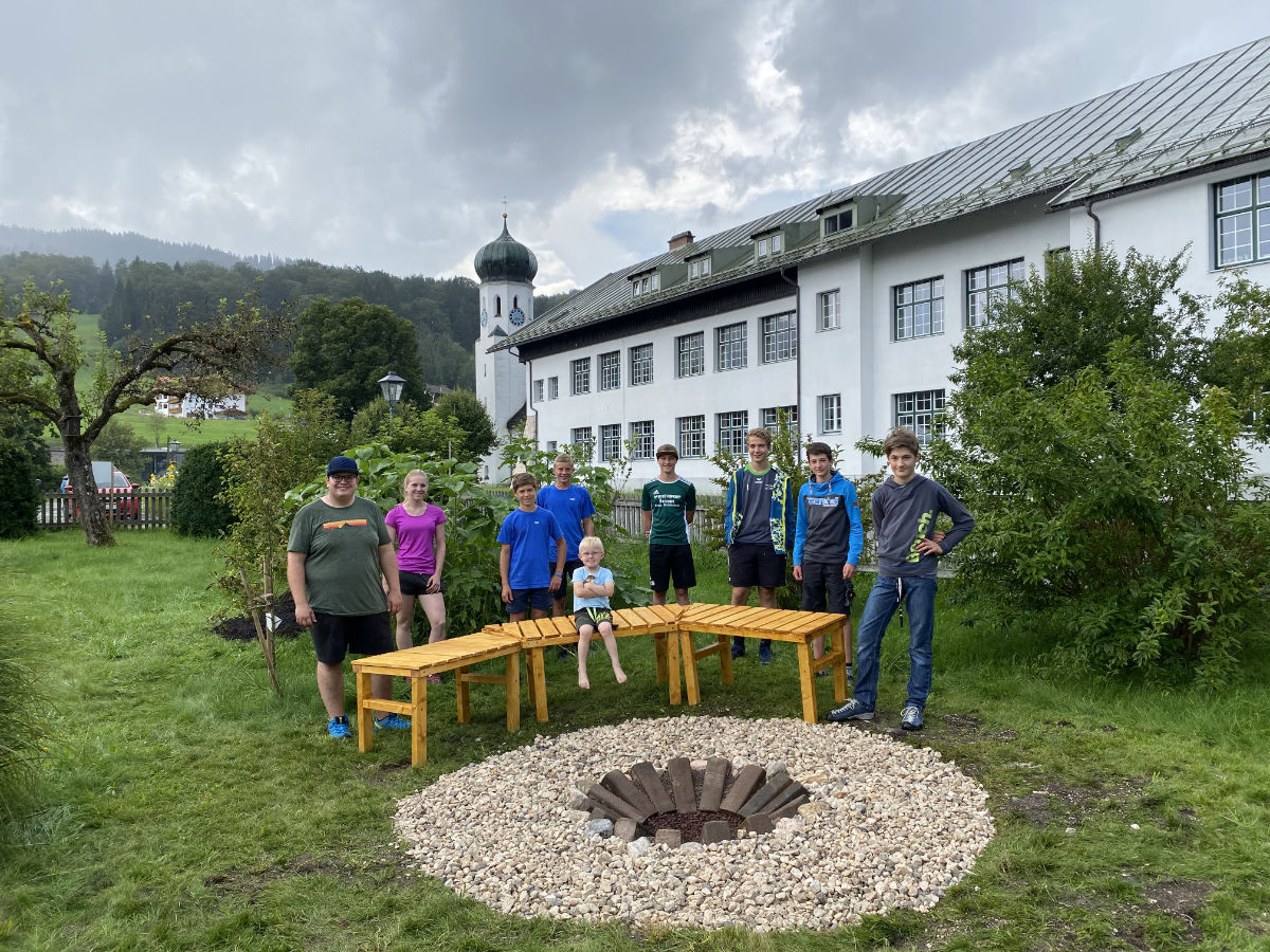 Feuerstelle im Pfarrgarten Bischofswiesen