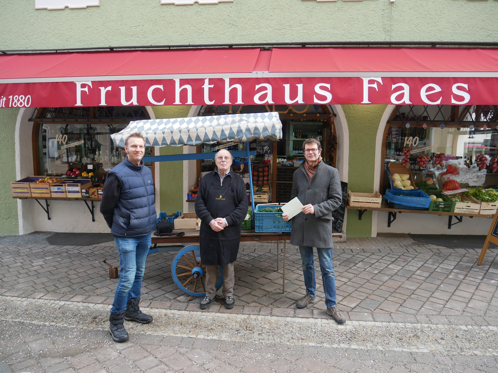 Spendenübergabe mit dem 2. Vorsitzenden Martin Kienast, Cassiano Faes und Kassier Alexander Dinter (von links nach rechts)