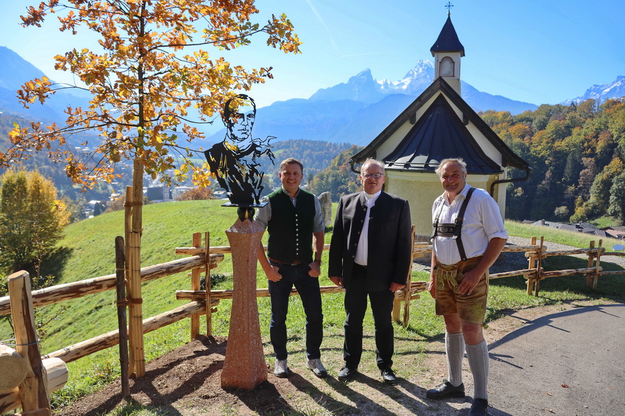 Im Bild v.l.n.r. Verwaltungsleiter Michael Koller, Pfarrer Msgr. Dr. Thomas Frauenlob und Franz Brandner