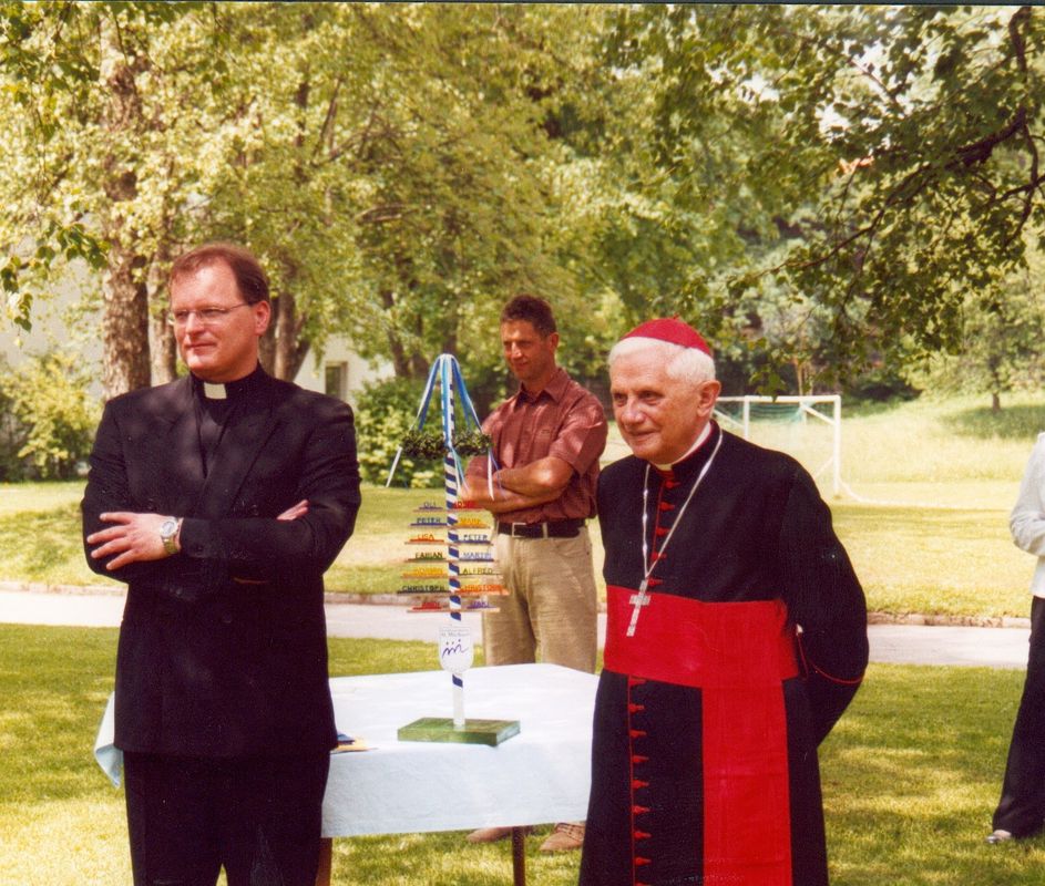 Josef Kardinal Ratzinger (rechts) mit Dr. Thomas Frauenlob