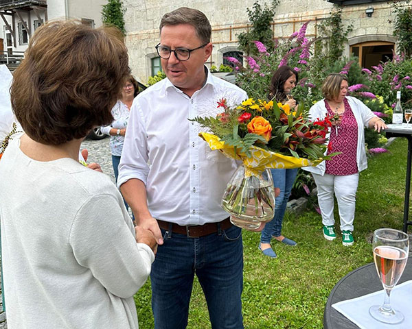 Evi Stocker verabschiedet sich aus dem Pfarrbüro St. Andreas