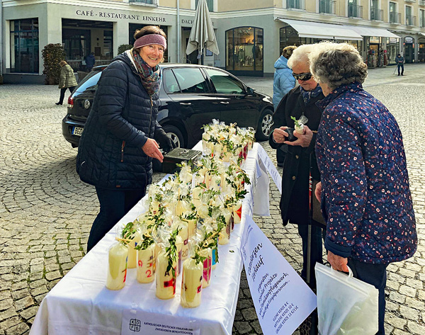 Erfolgreicher Osterkerzenverkauf