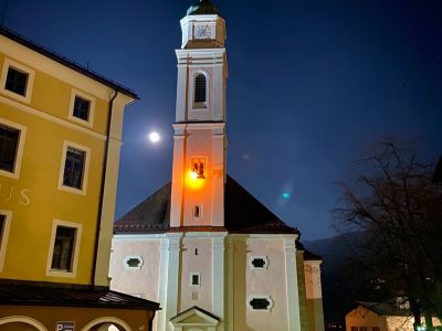 Stern an der Pfarrkirche St. Andreas Berchtesgaden